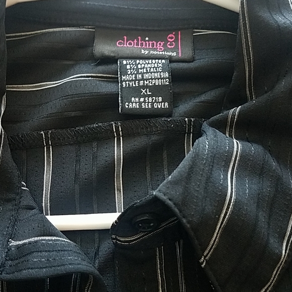 Blouse - Picture 2 of 3